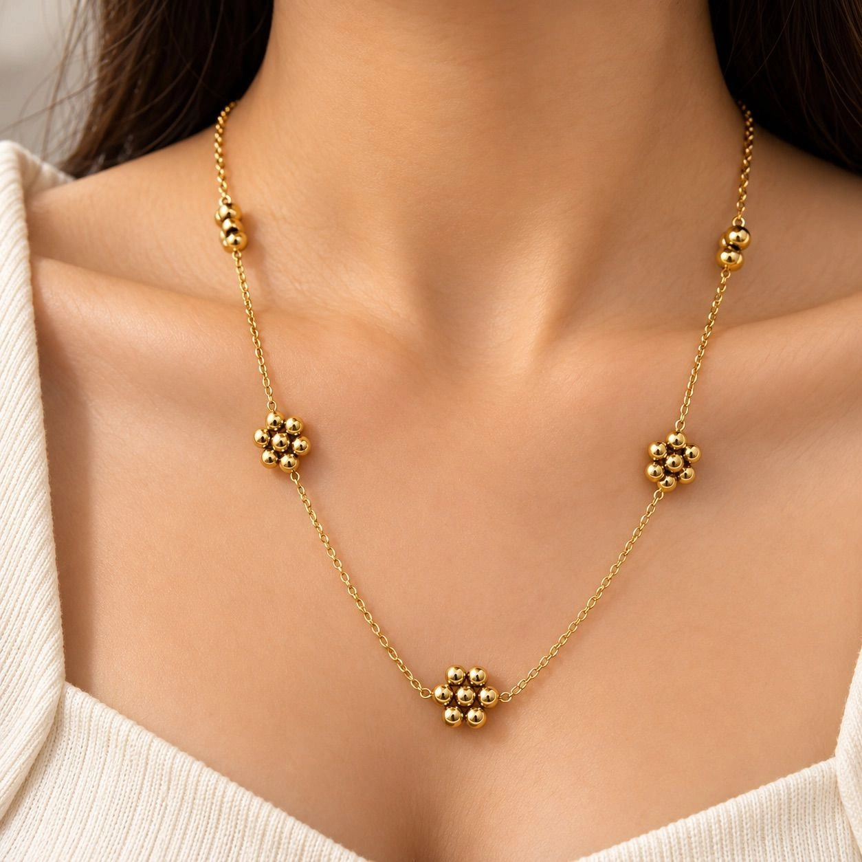 GOLDEN FLOWER NECKLACE 1