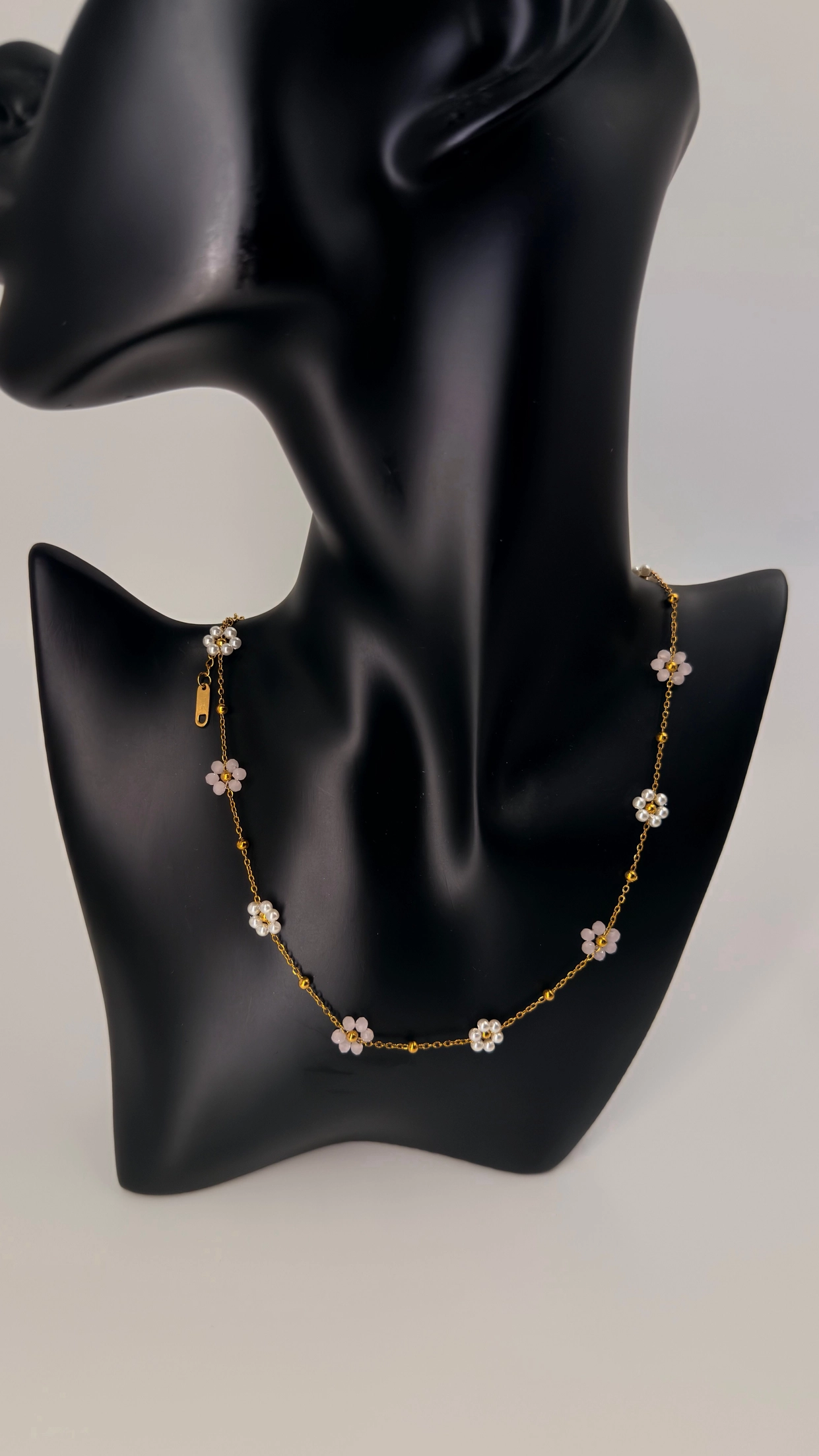 WHITE & PINK BLOSSOM NECKCHAIN