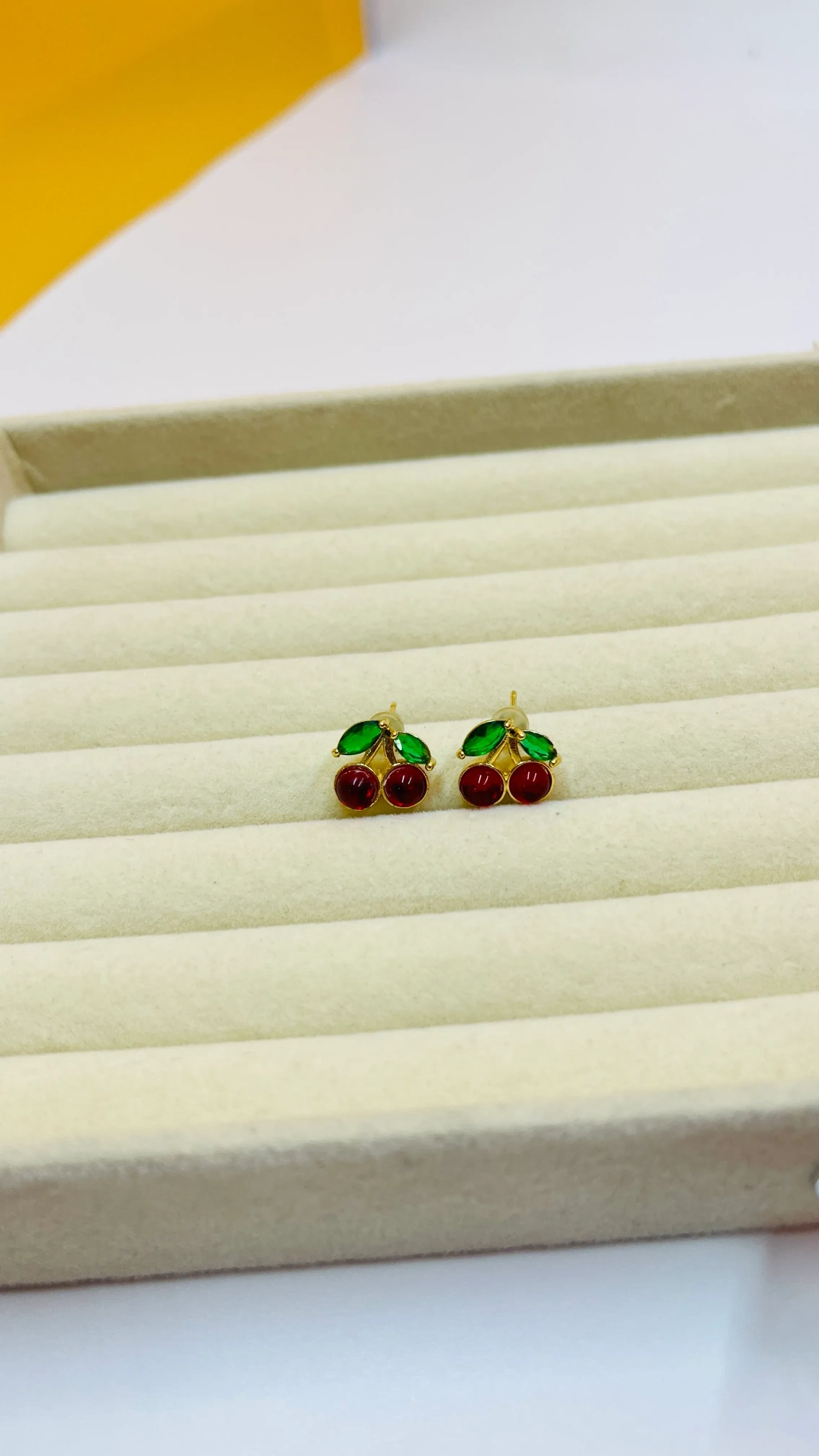 CHERRY EARING 1