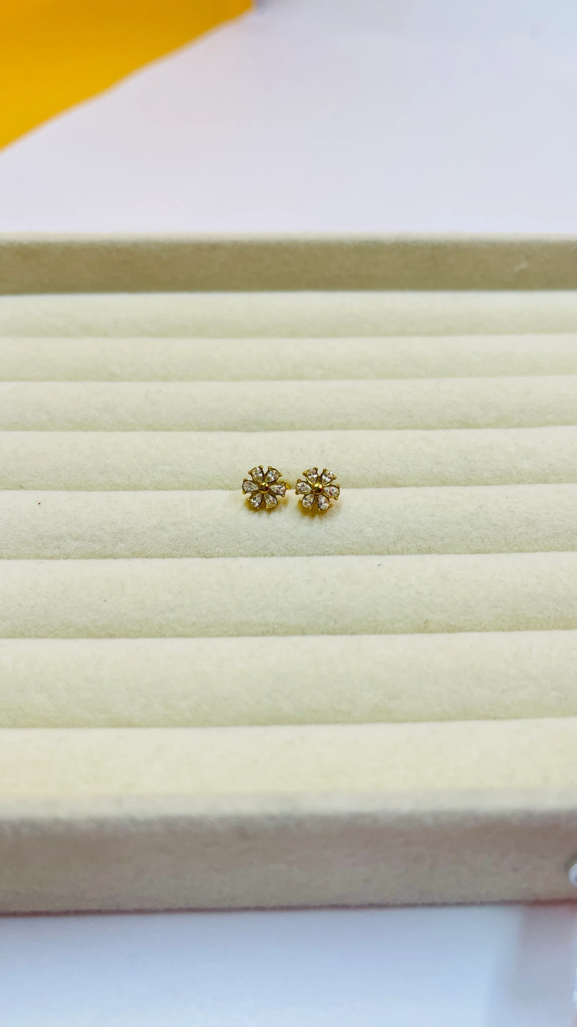 BALL BACK STUD 1