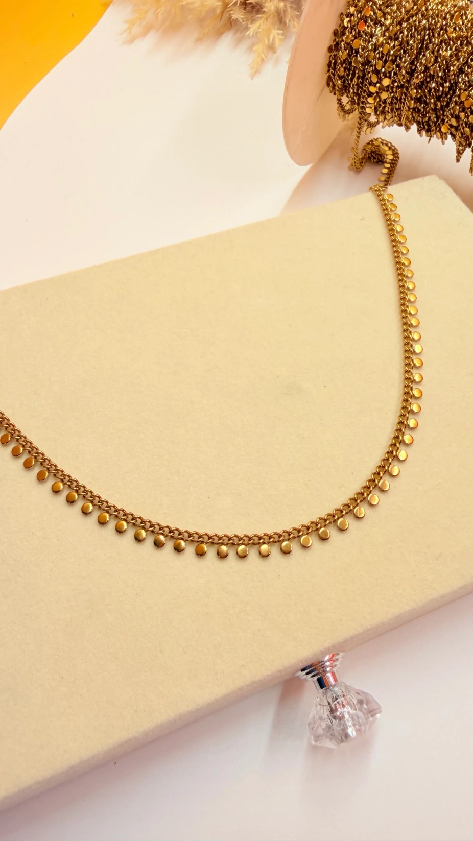 GOLDEN AURA LONG NECKCHAIN 2