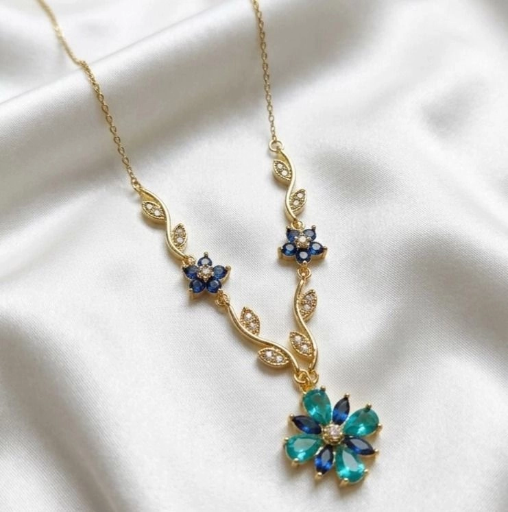Floral vine pendant necklace