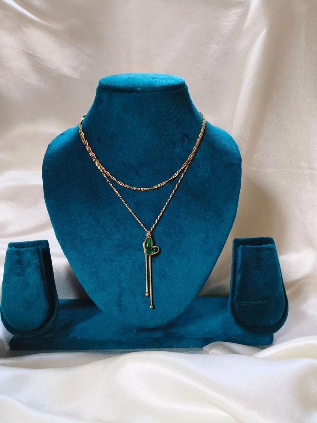 Double layer green heart hanging pendant