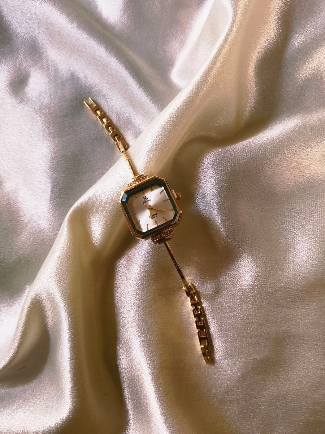 Sleek white watch 2