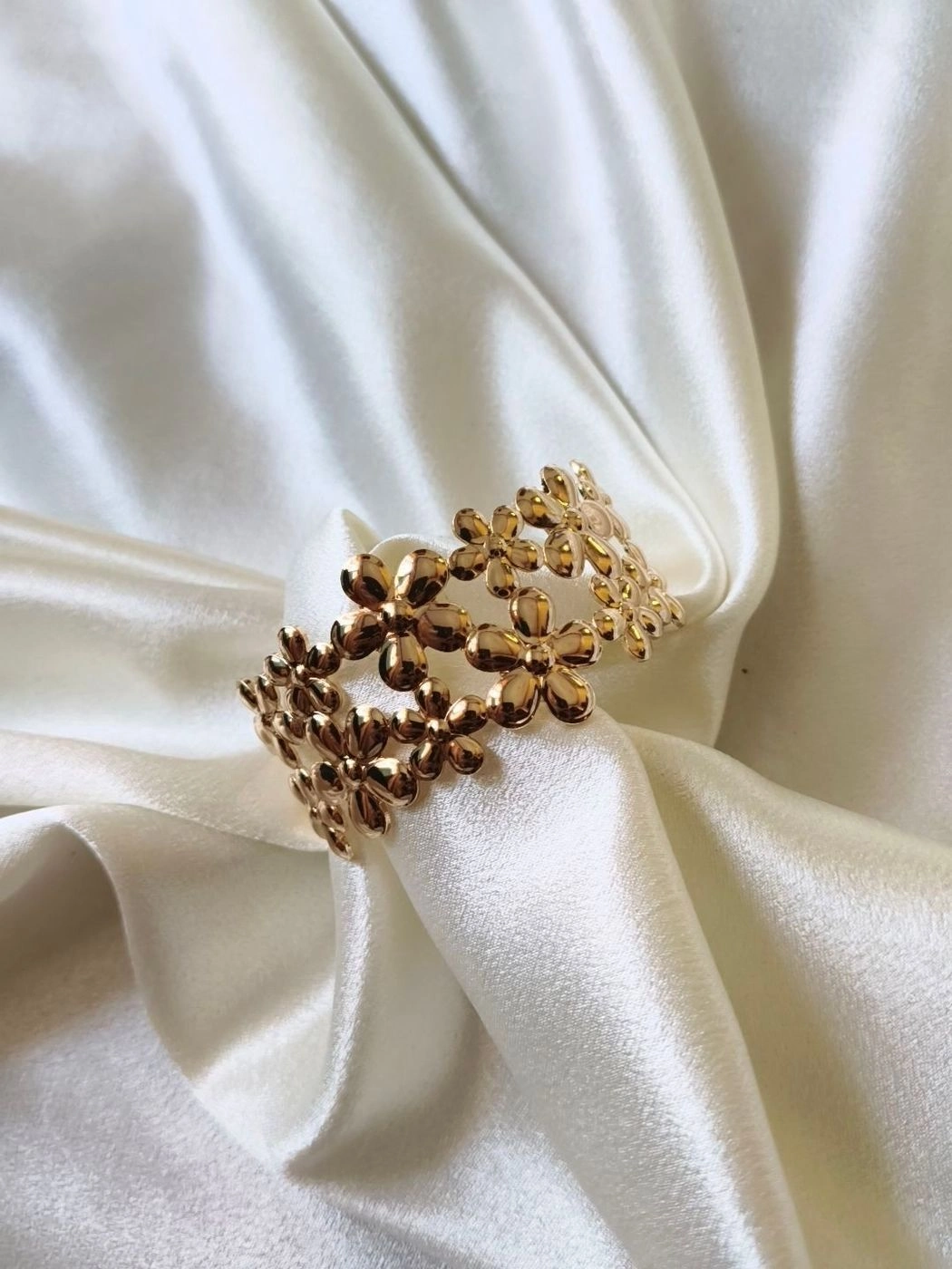 Cuff bangle