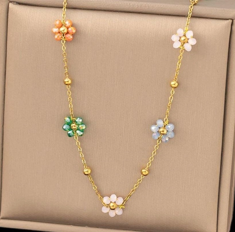 Daisy flower necklace 5