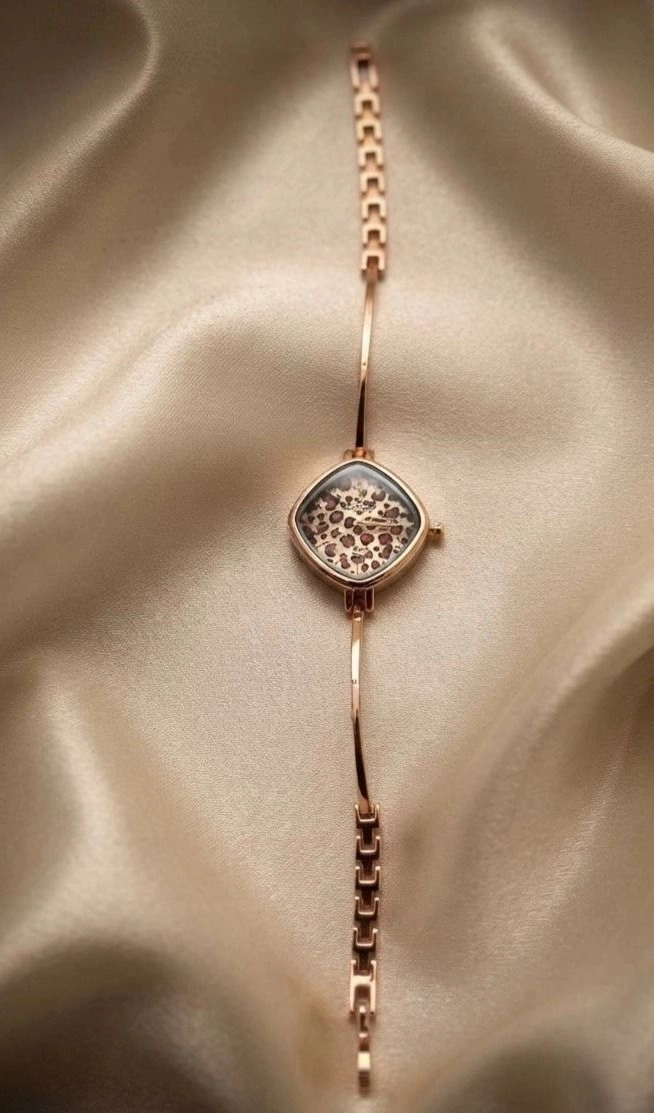 Sleek printed watch