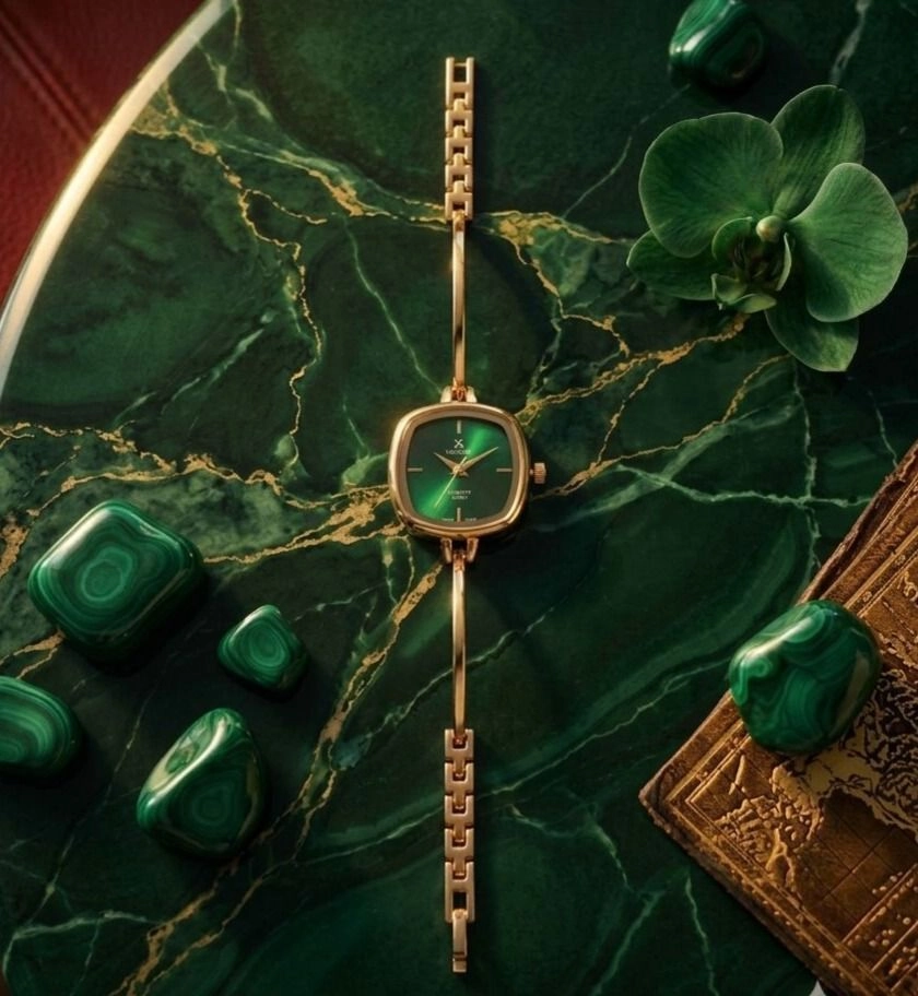 Sleek watch green 1