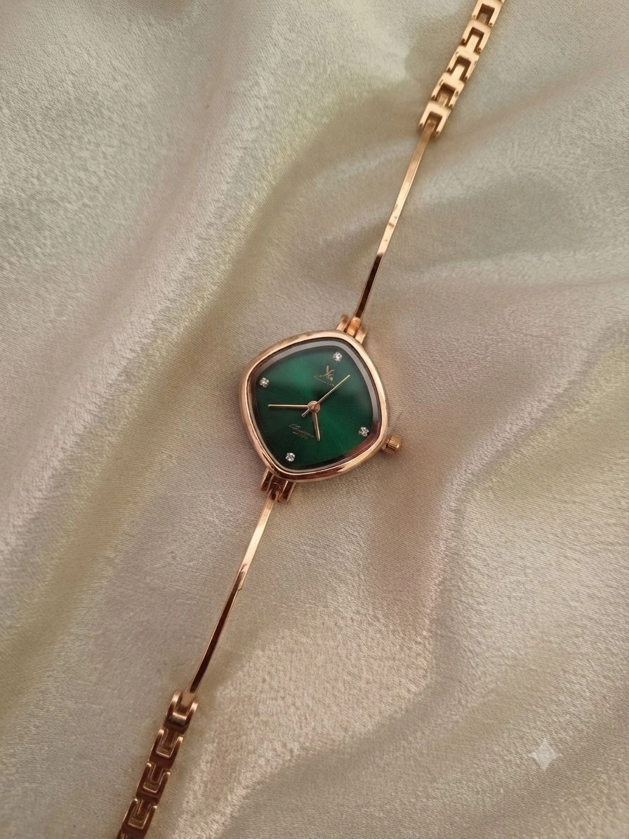 Sleek watch green