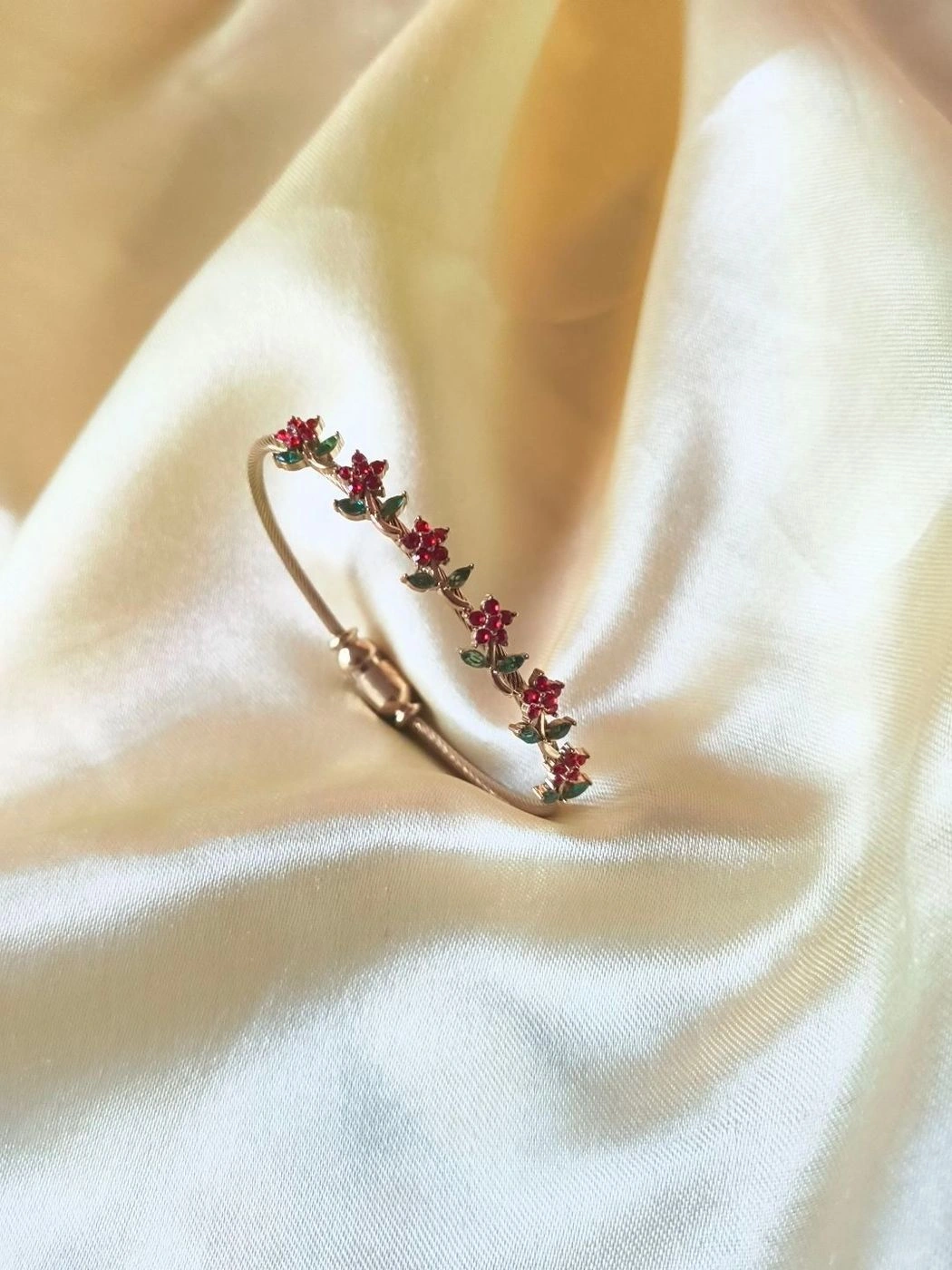 Red blossom bangle