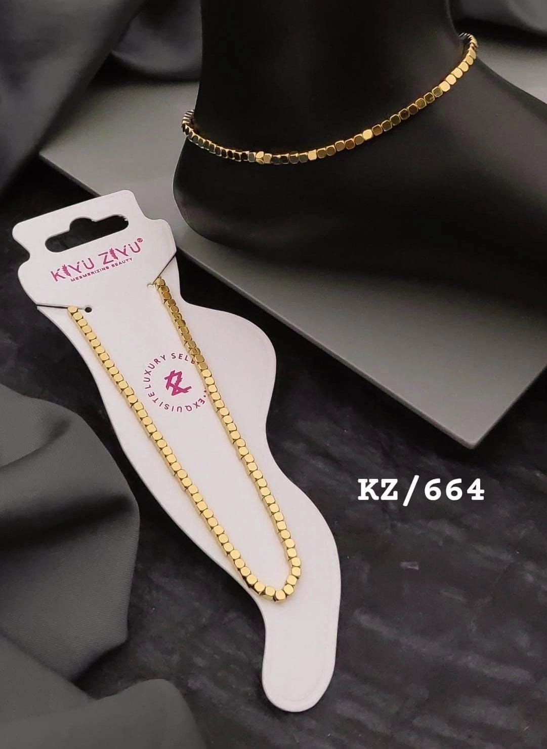Aura golden cube anklet(pair)