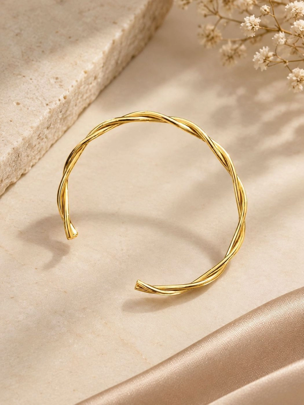 Elara gold cuff