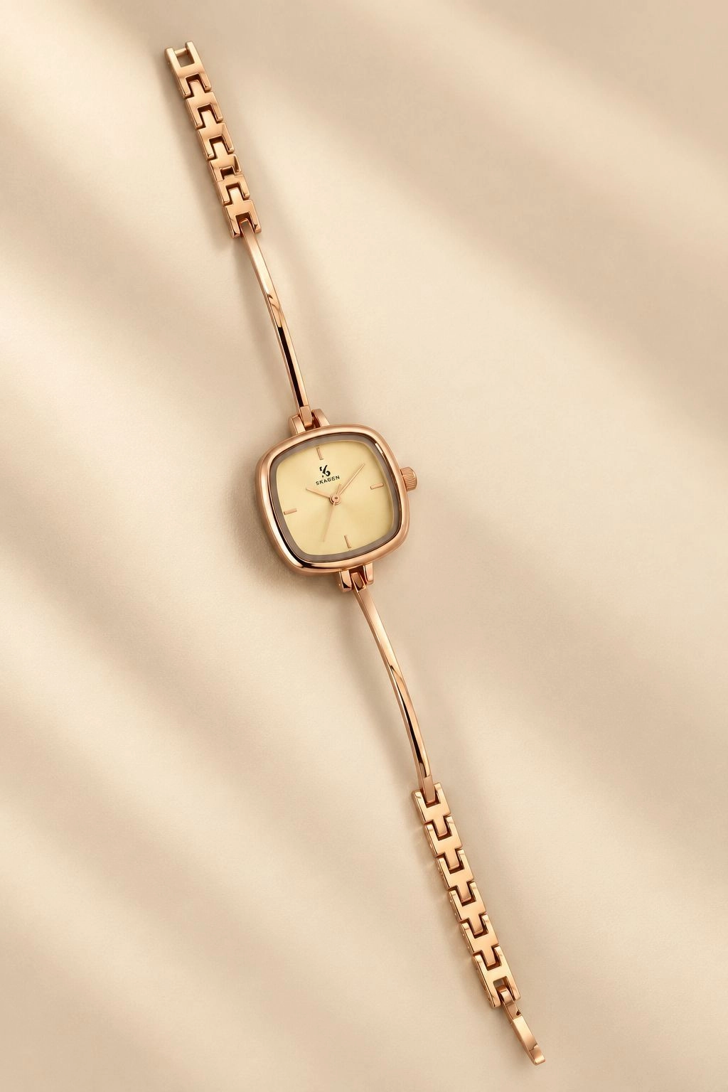 Sleek watch gold