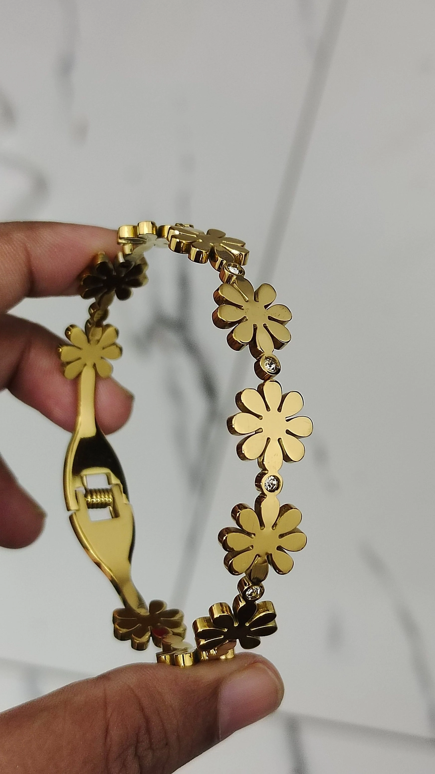 Antitarnish Flower Bangle 2