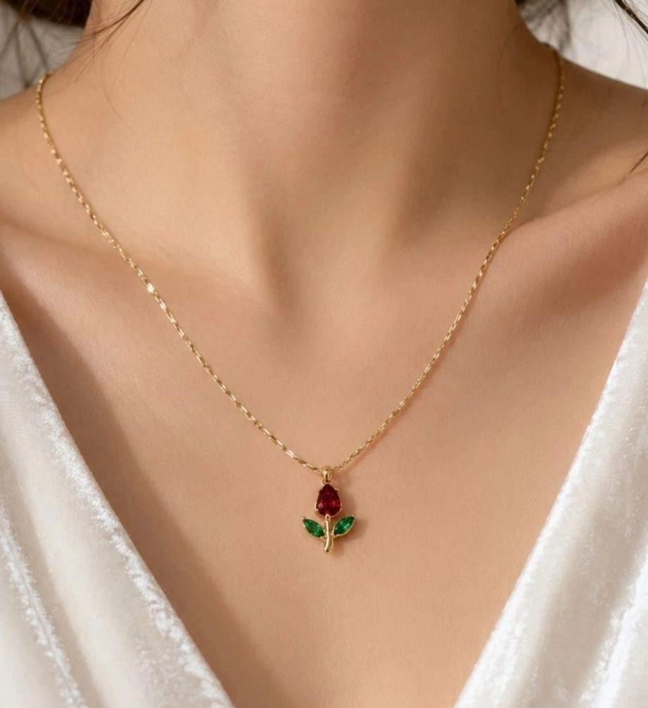 Antitarnish Tulip Pendant with Invisible chain