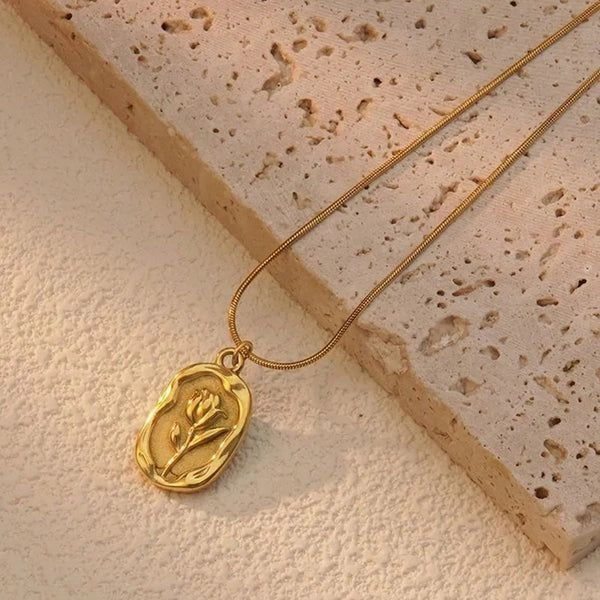 Antitarnish Flower Necklace