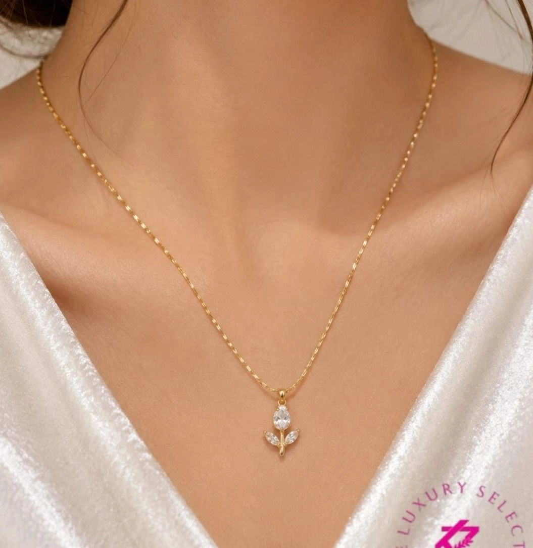 Antitarnish Tulip Pendant with Invisible chain Necklace