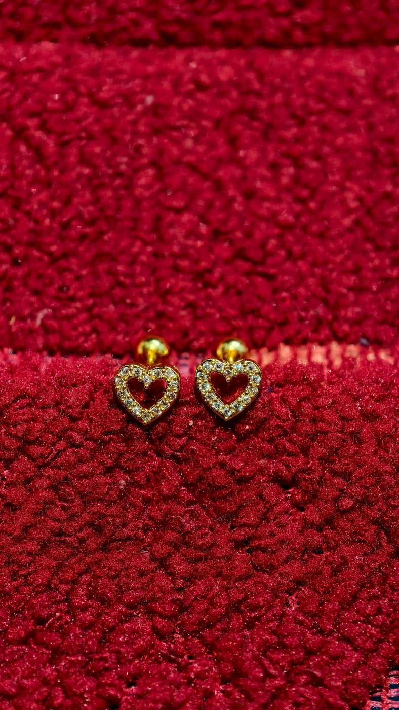 Antitarnish Heart Stud Earrings 4