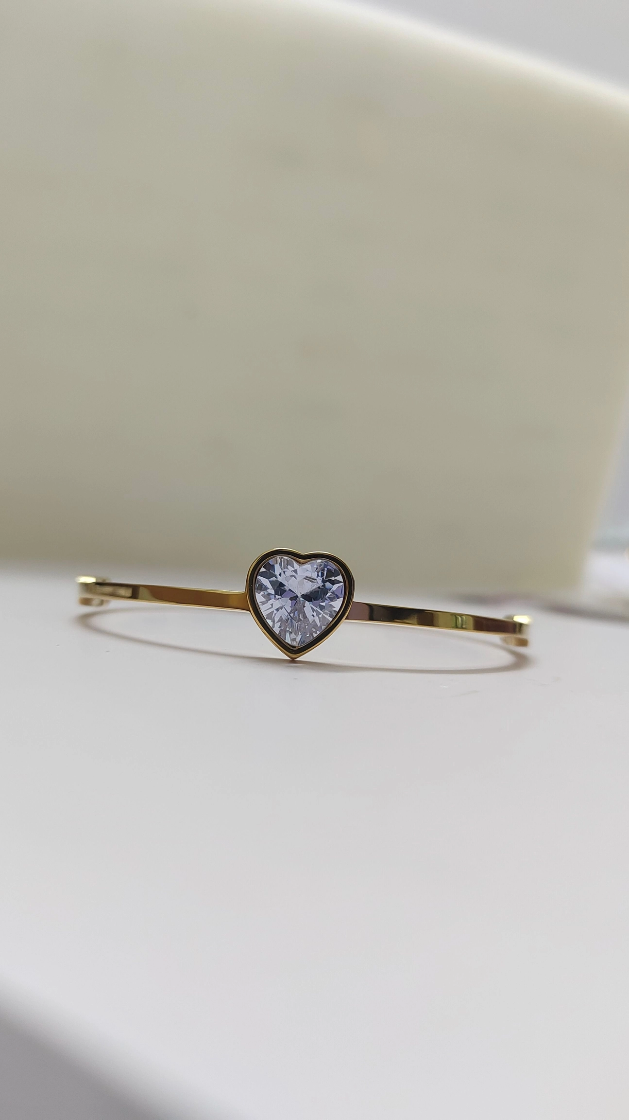 Antitarnish Whiteheart Bangle AMN230 1