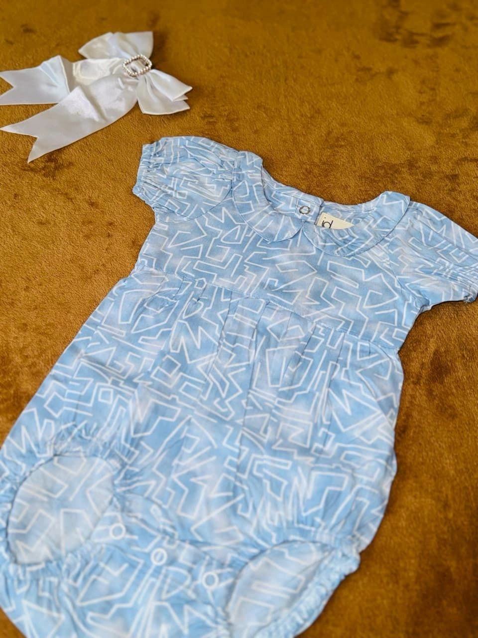 𝗢𝗻𝗲𝘀𝗶𝗲𝘀 𝗙𝗼𝗿 𝗕𝗮𝗯𝘆 𝗚𝗶𝗿𝗹 💕 Age group :- 0-24 months Material :- cotton rayon