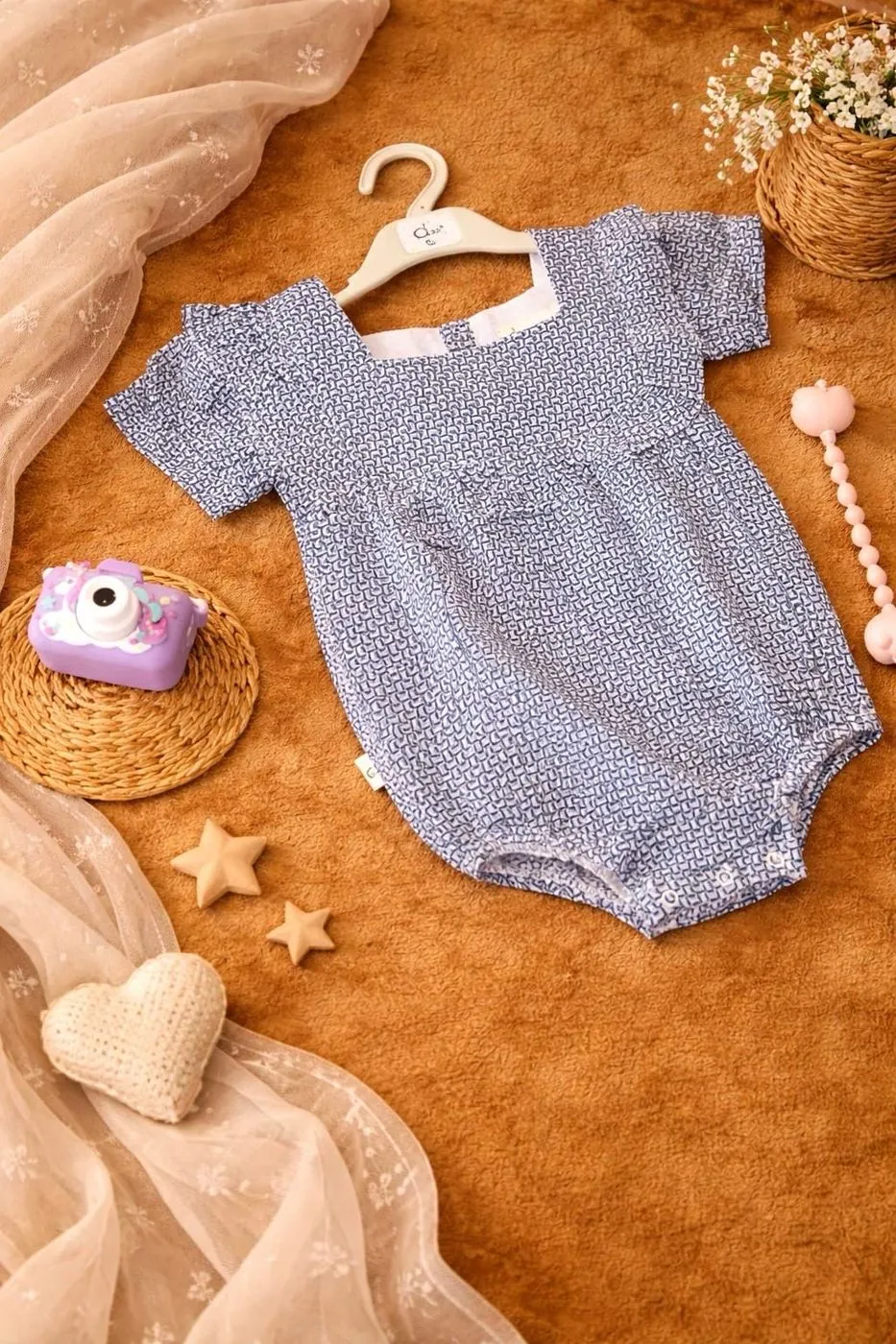 𝗢𝗻𝗲𝘀𝗶𝗲𝘀 𝗙𝗼𝗿 𝗕𝗮𝗯𝘆 𝗚𝗶𝗿𝗹 💕 Age group :- 0-24 months Material :- cotton satin lycra