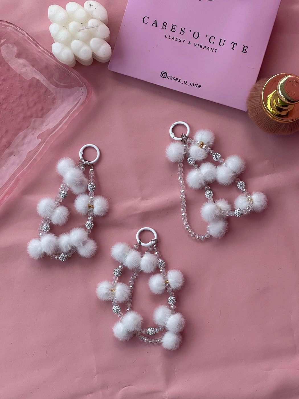 White bob charm