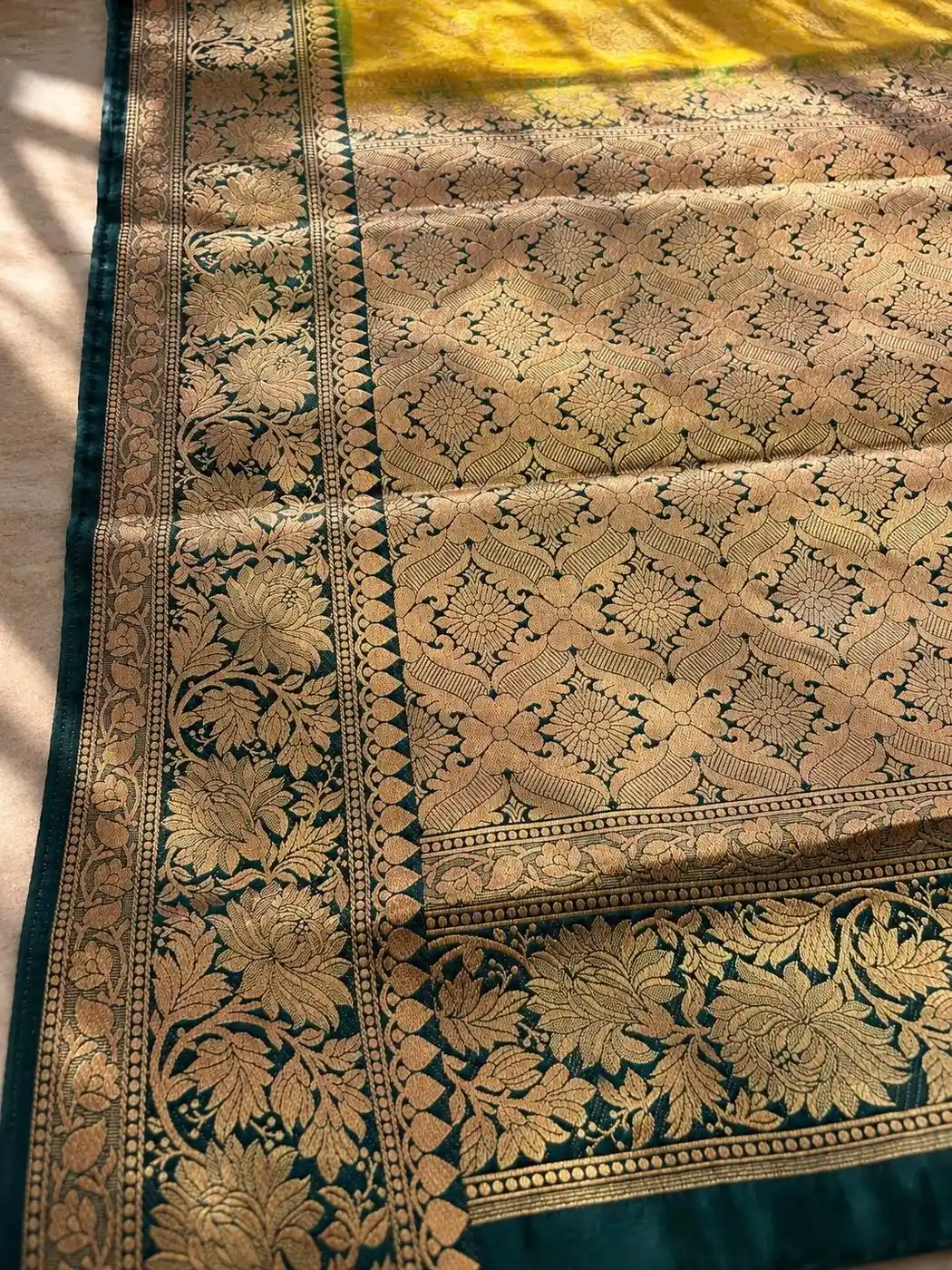 Semi Banarasi Yellow Bottle Green SS02 1