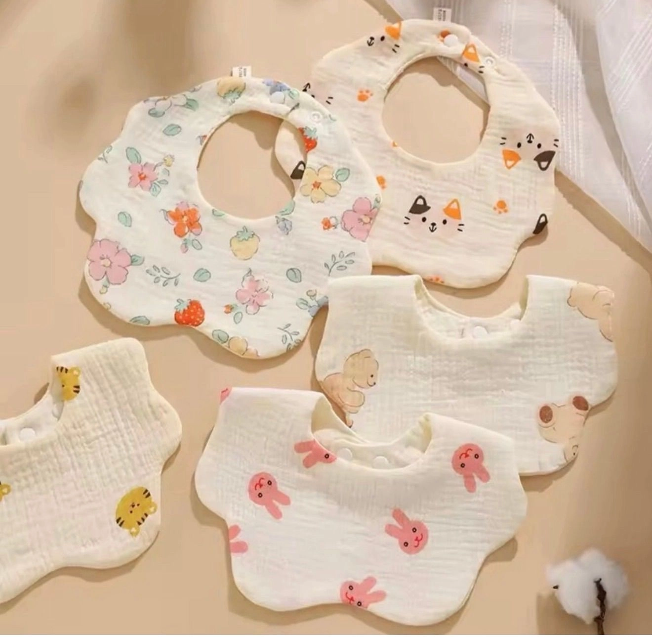 Muslin Bib - Curved