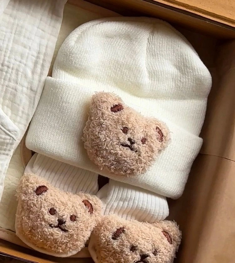 Teddy Bear Beanie & Booties Set 3