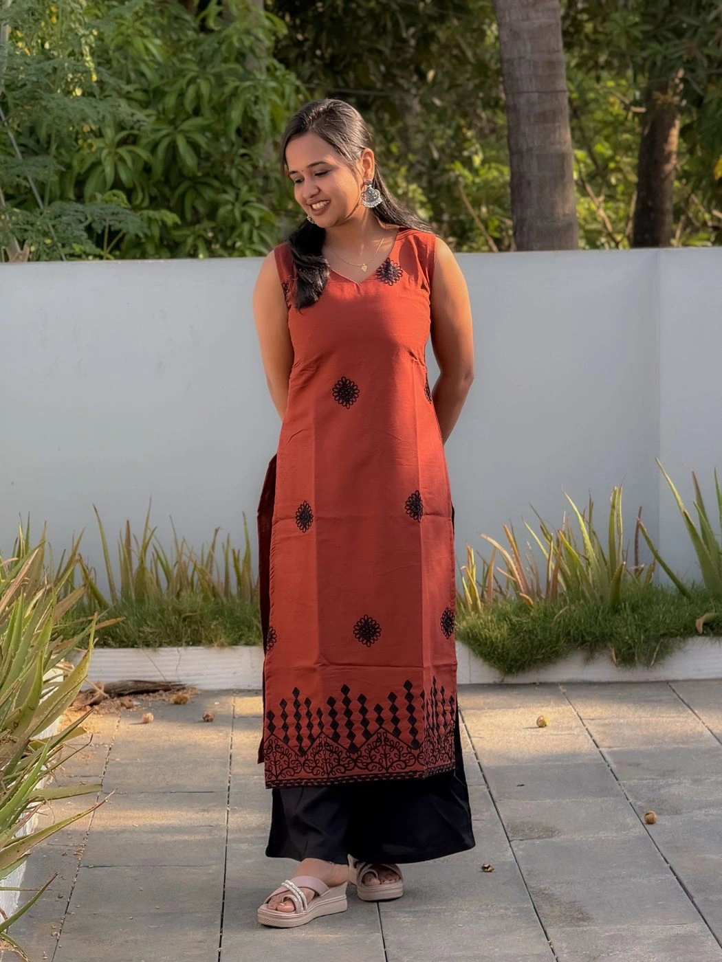 Timeless Brick Red Embroidered Kurti with Removable Sleeves 3