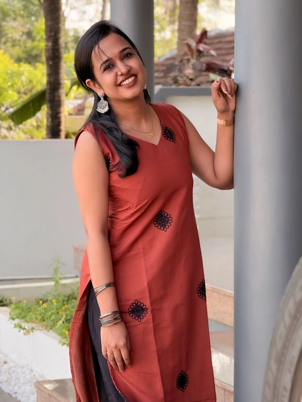 Timeless Brick Red Embroidered Kurti with Removable Sleeves 4