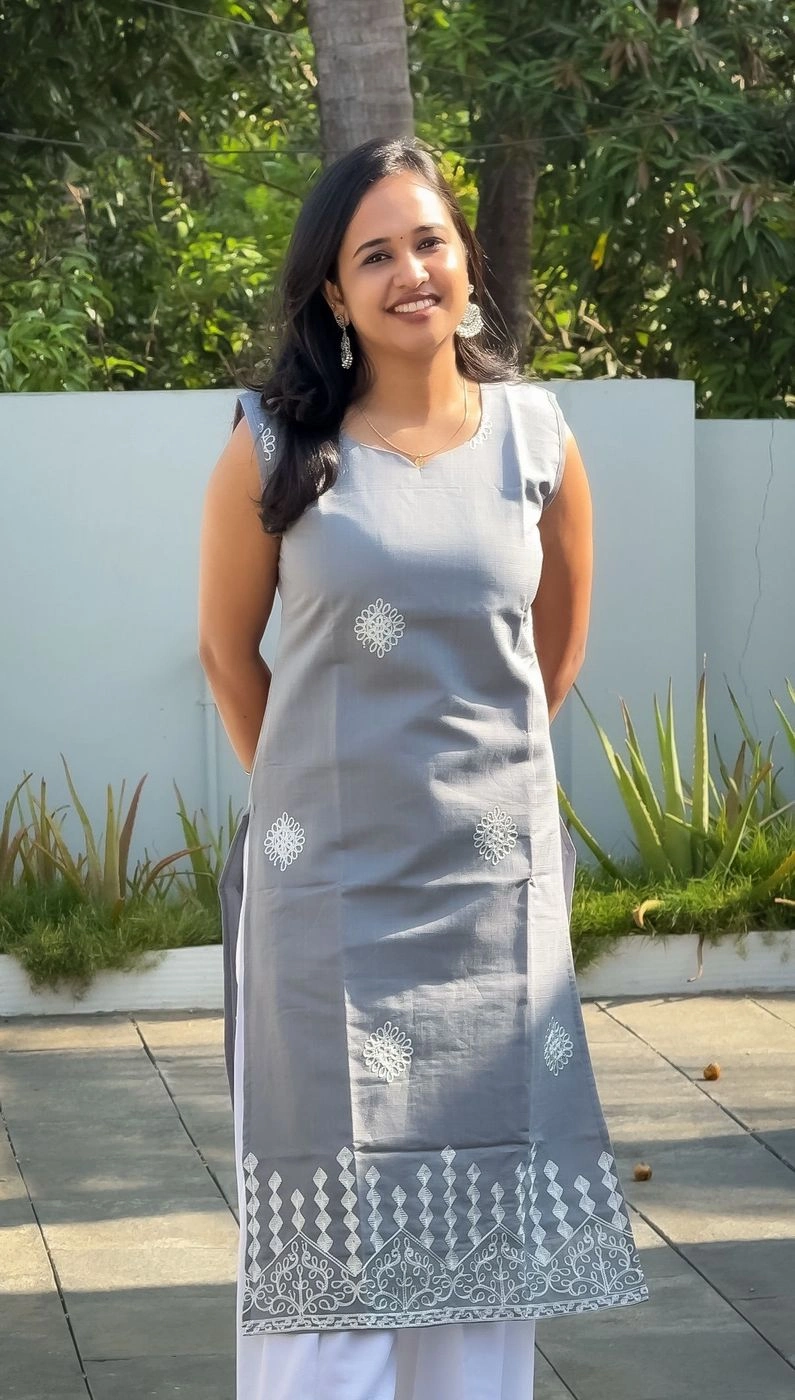 Elegant Grey Embroidered Kurti with Detachable Sleeves