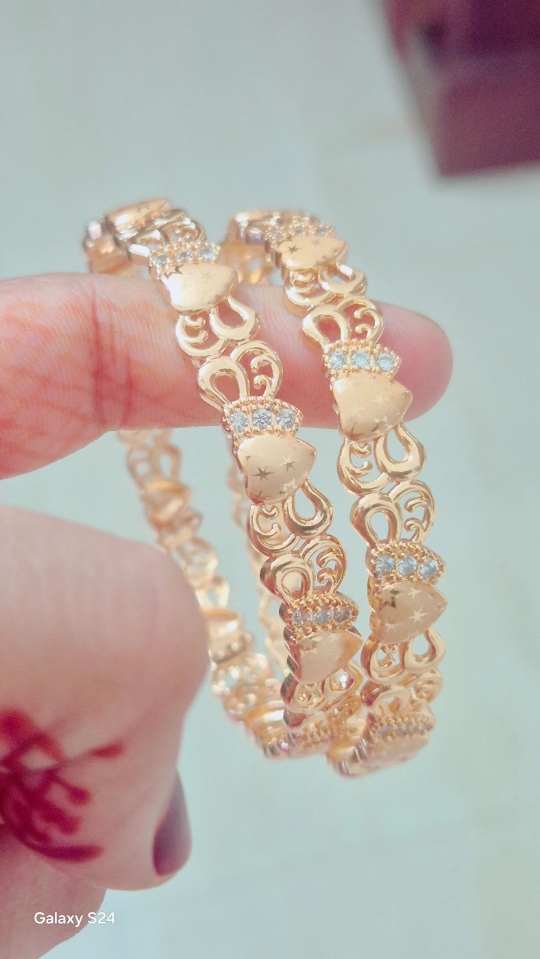 Amora Heart Filigree Gold-Plated Bangles 1