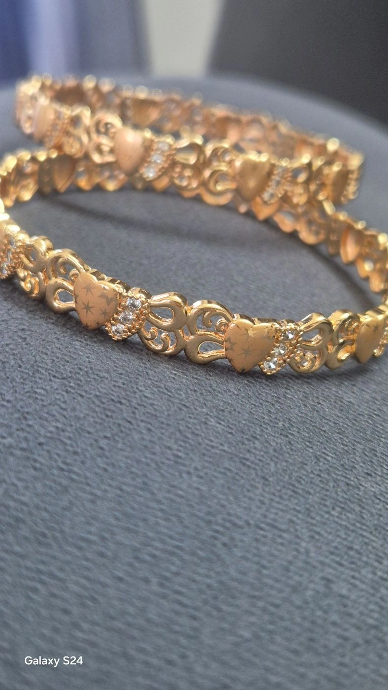Amora Heart Filigree Gold-Plated Bangles 3