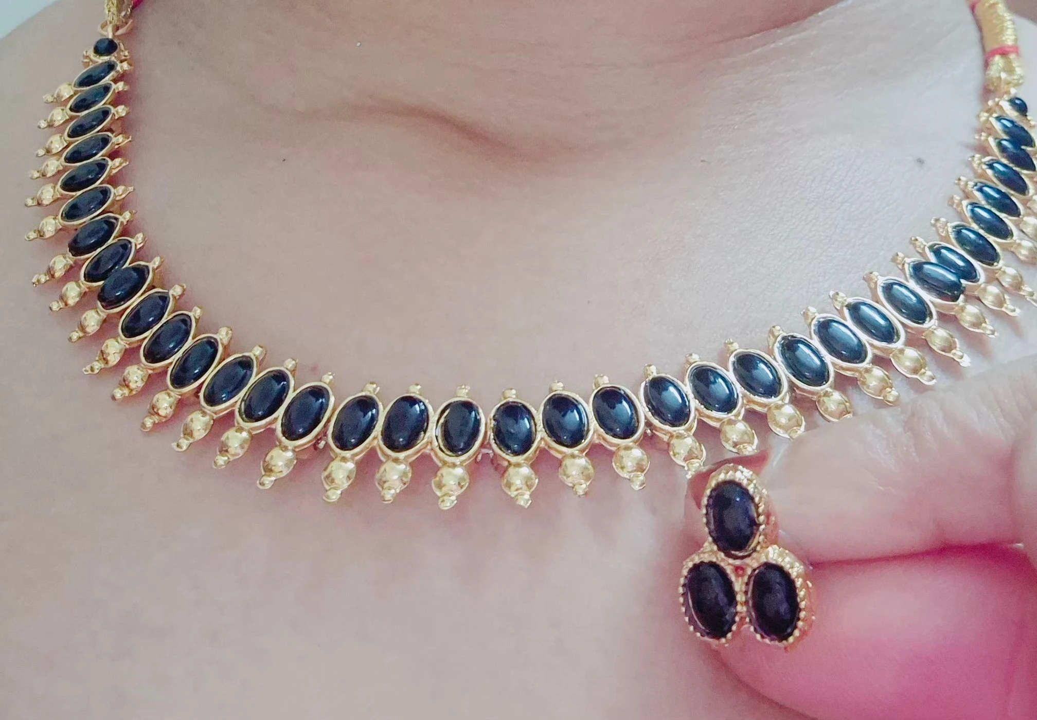 Classic Onyx Black Jasmine Bud (Mullamottu) Traditional Gold Necklace 1