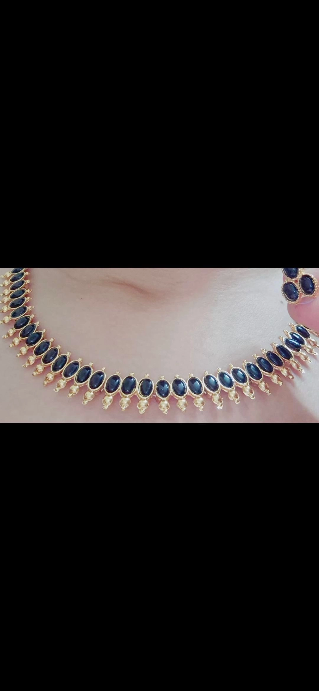 Classic Onyx Black Jasmine Bud (Mullamottu) Traditional Gold Necklace 2
