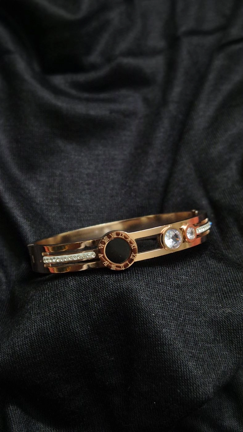 Rose-Gold Roman Numeral Crystal kids kada 1