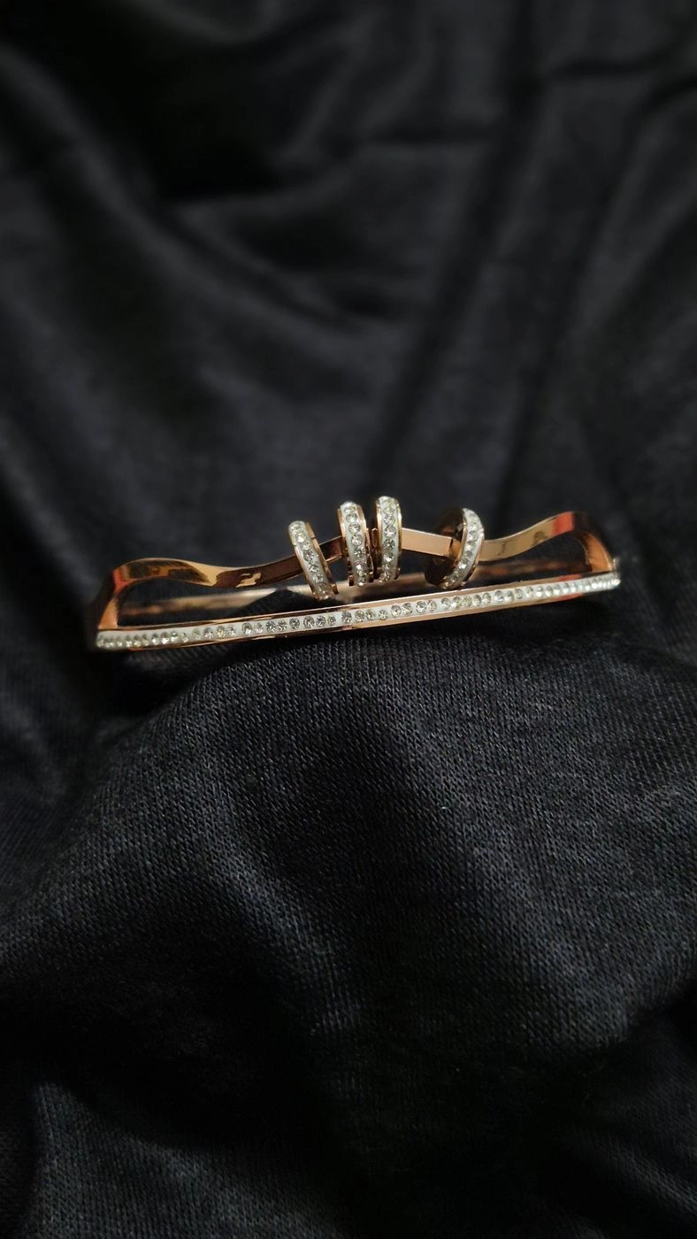 Rose-Gold Crystal Loop kids kada