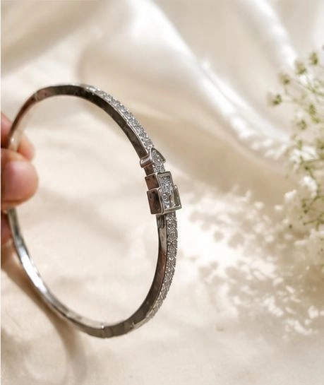 Luxe Pavé Lock Silver Bangle 1
