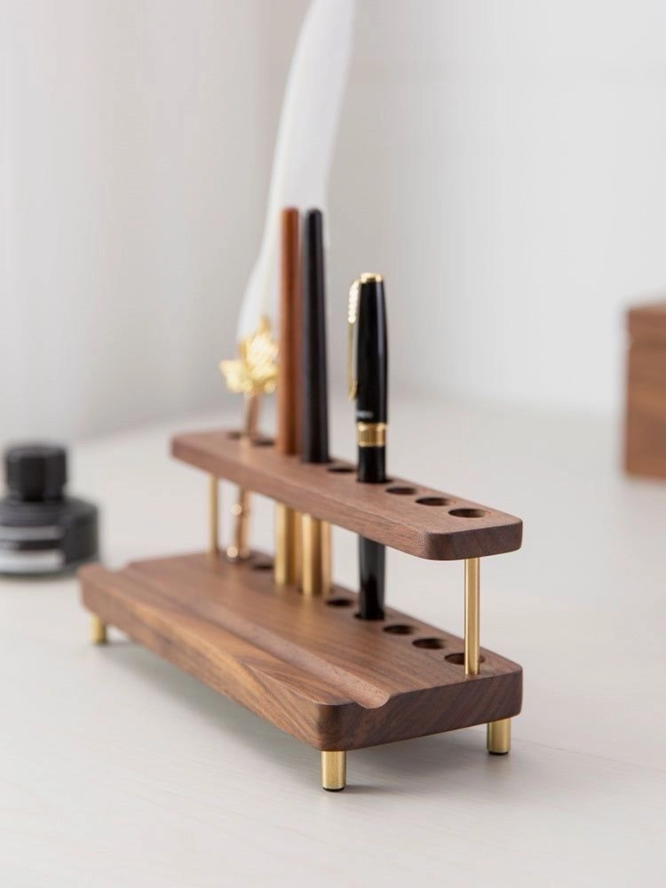 Pen holder stand