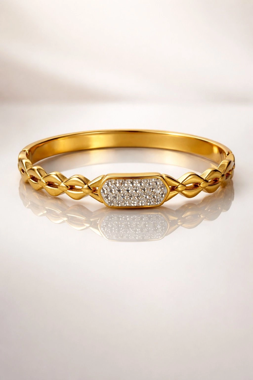 Radiant Knot Luxe Bangle