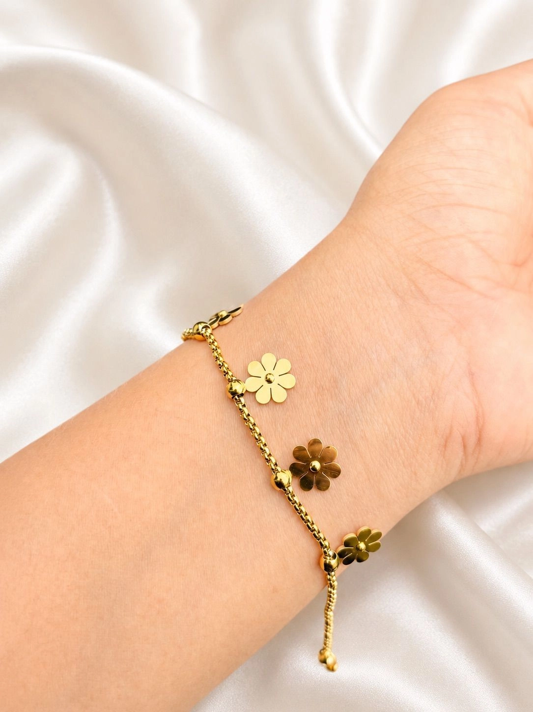 Golden Daisy Charm Bracelet 1