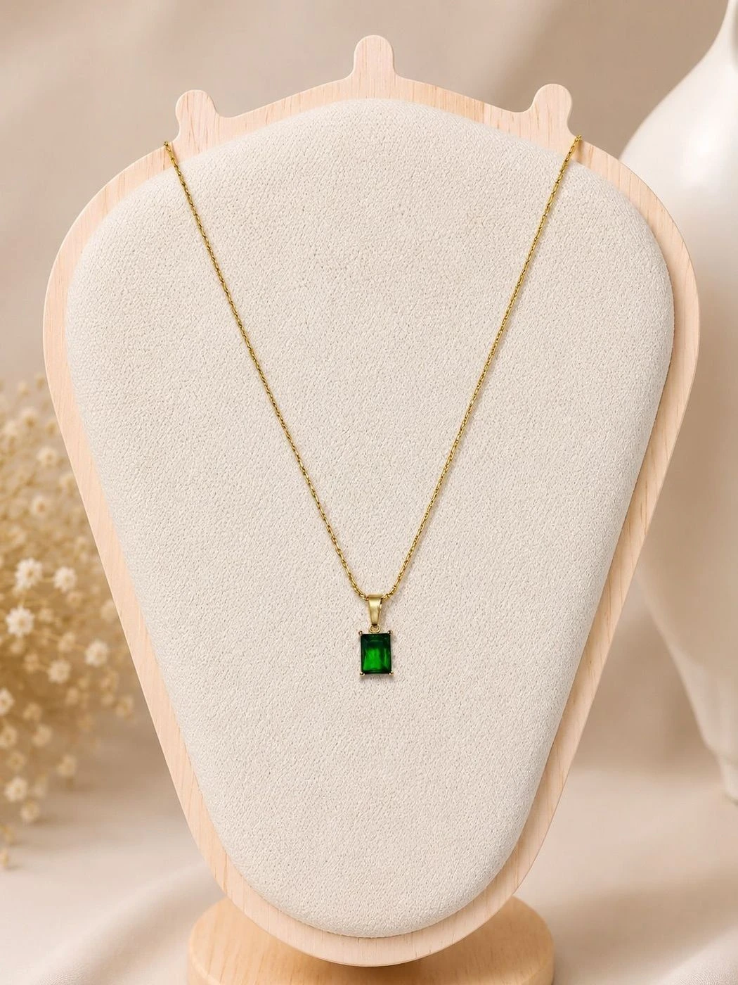Emerald Glow Necklace