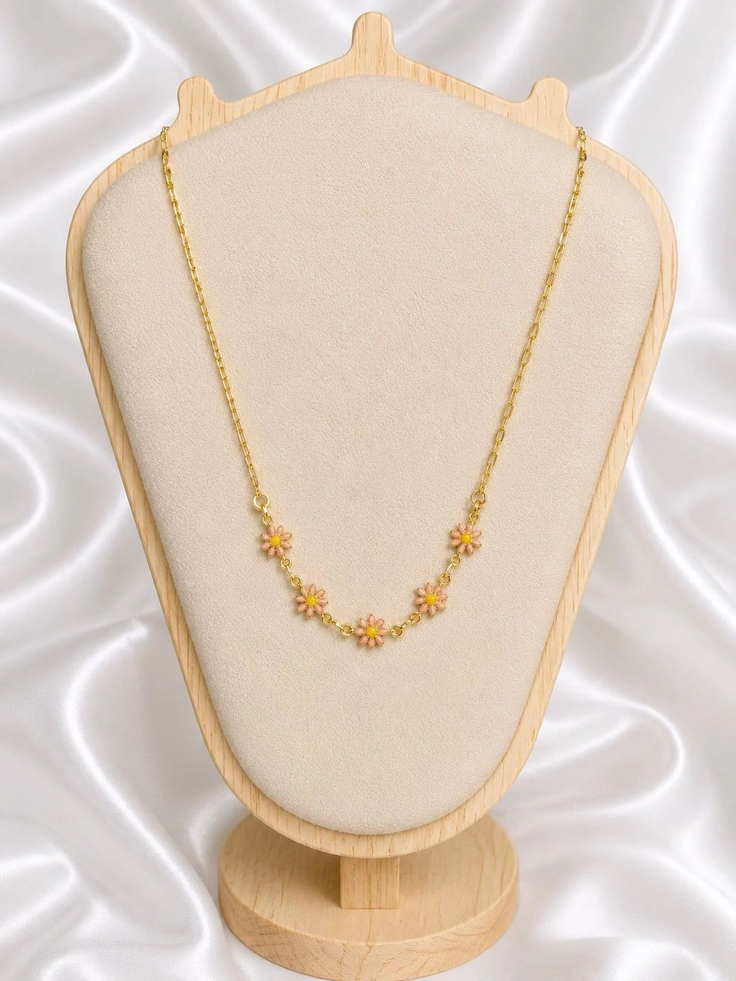 Daisy Bloom Necklace