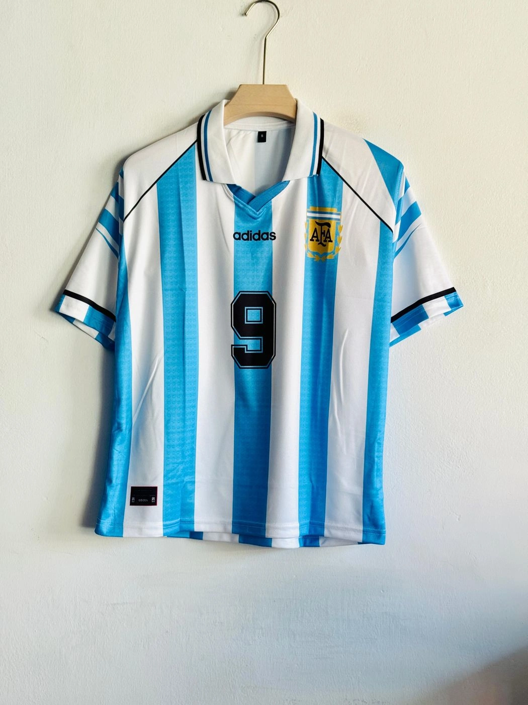 ARGENTINA 1994 HOME KIT BATISTUTA FIVESLEEVE POLO