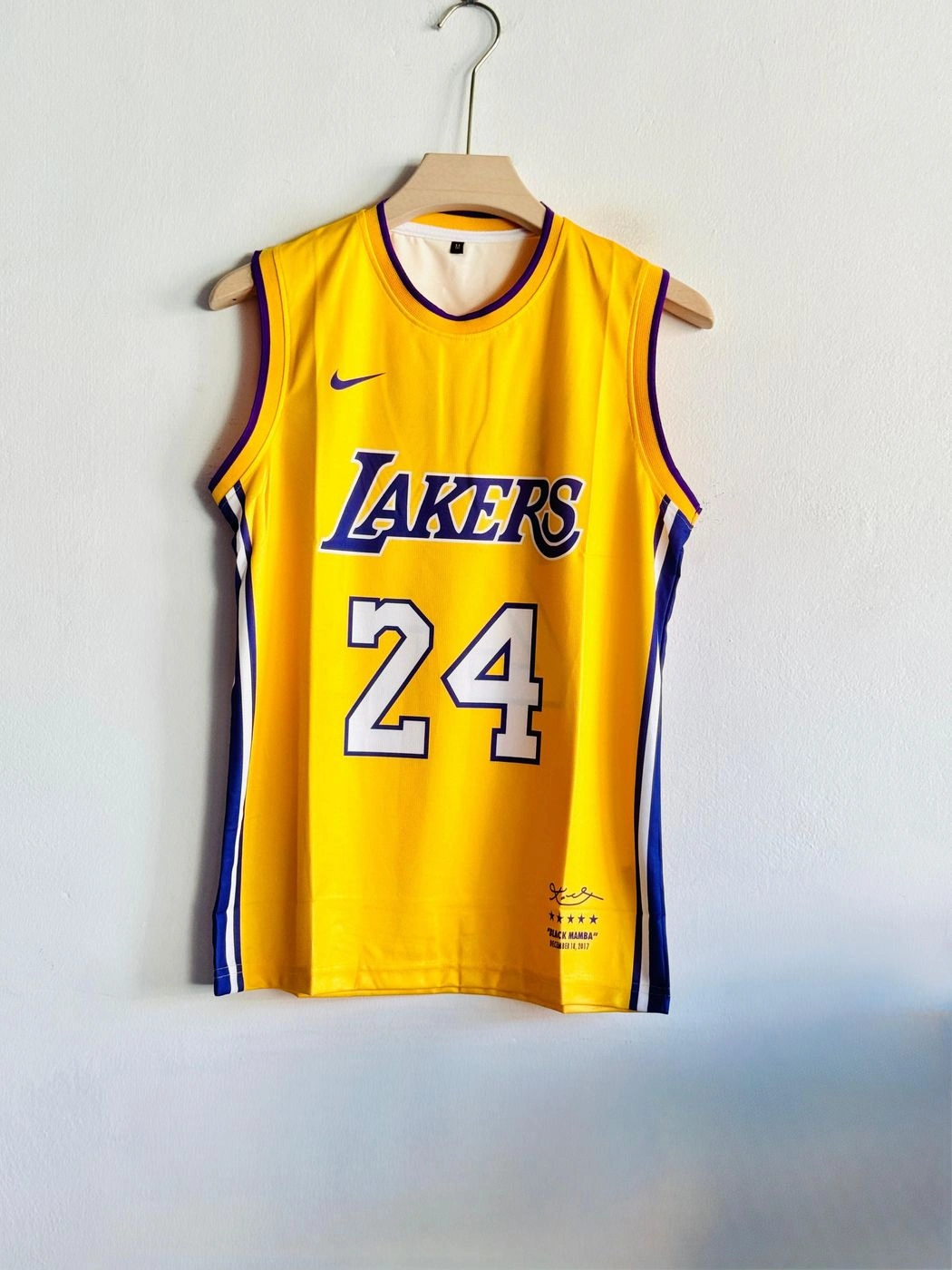 LOS ANGELES LAKERS KOBE BRYANT JERSEY SLEEVELESS PREMIUM