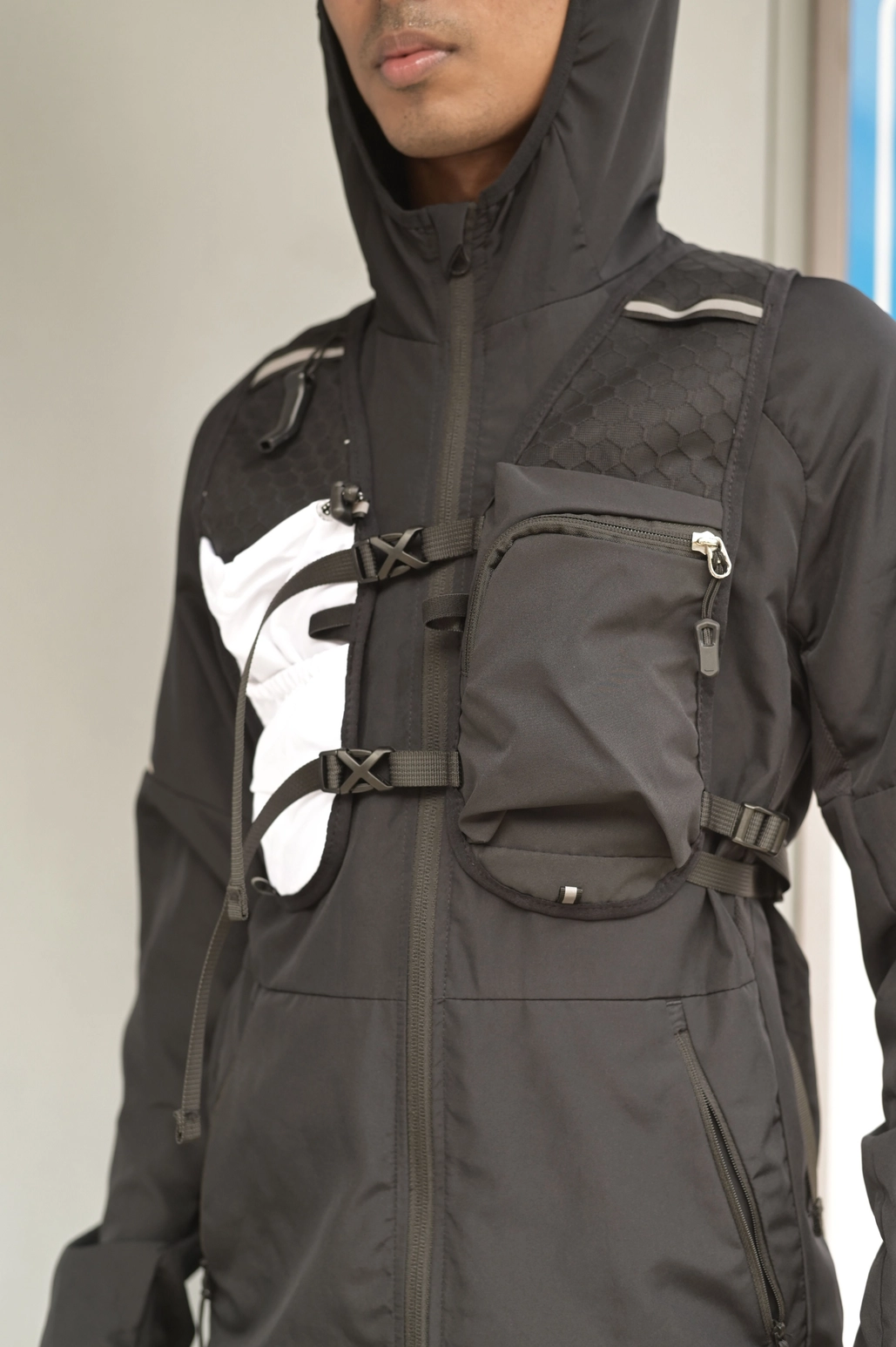 CadenceLife Trail Hydration Vest with 2L Water Bladder