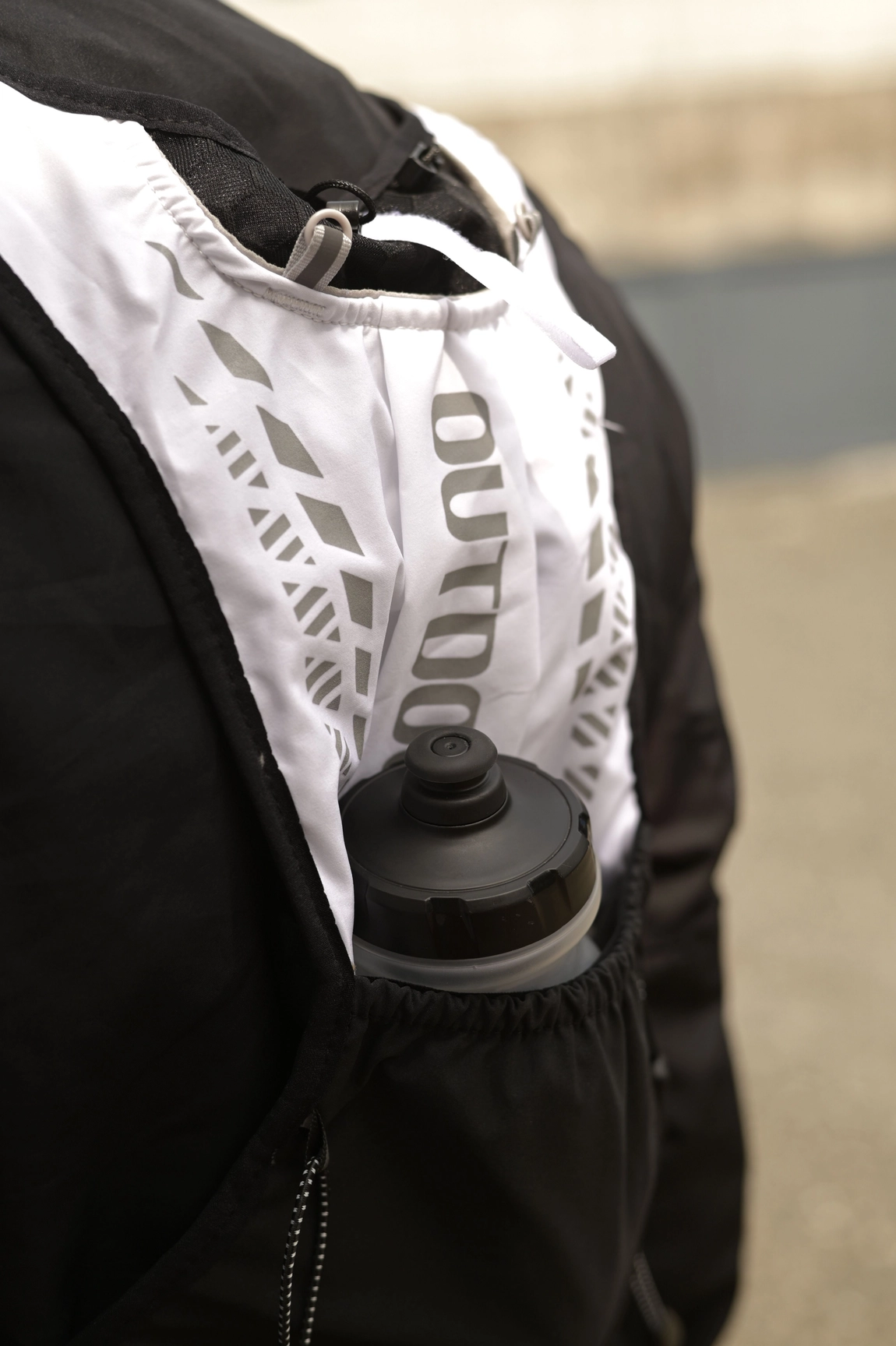 CadenceLife Trail Hydration Vest with 2L Water Bladder 3