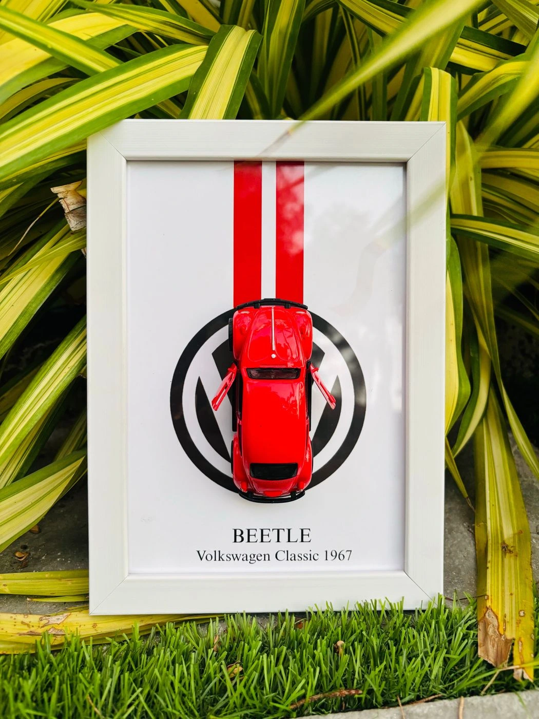 Volkswagen Beetle Frame – Classic Red Edition ❤️