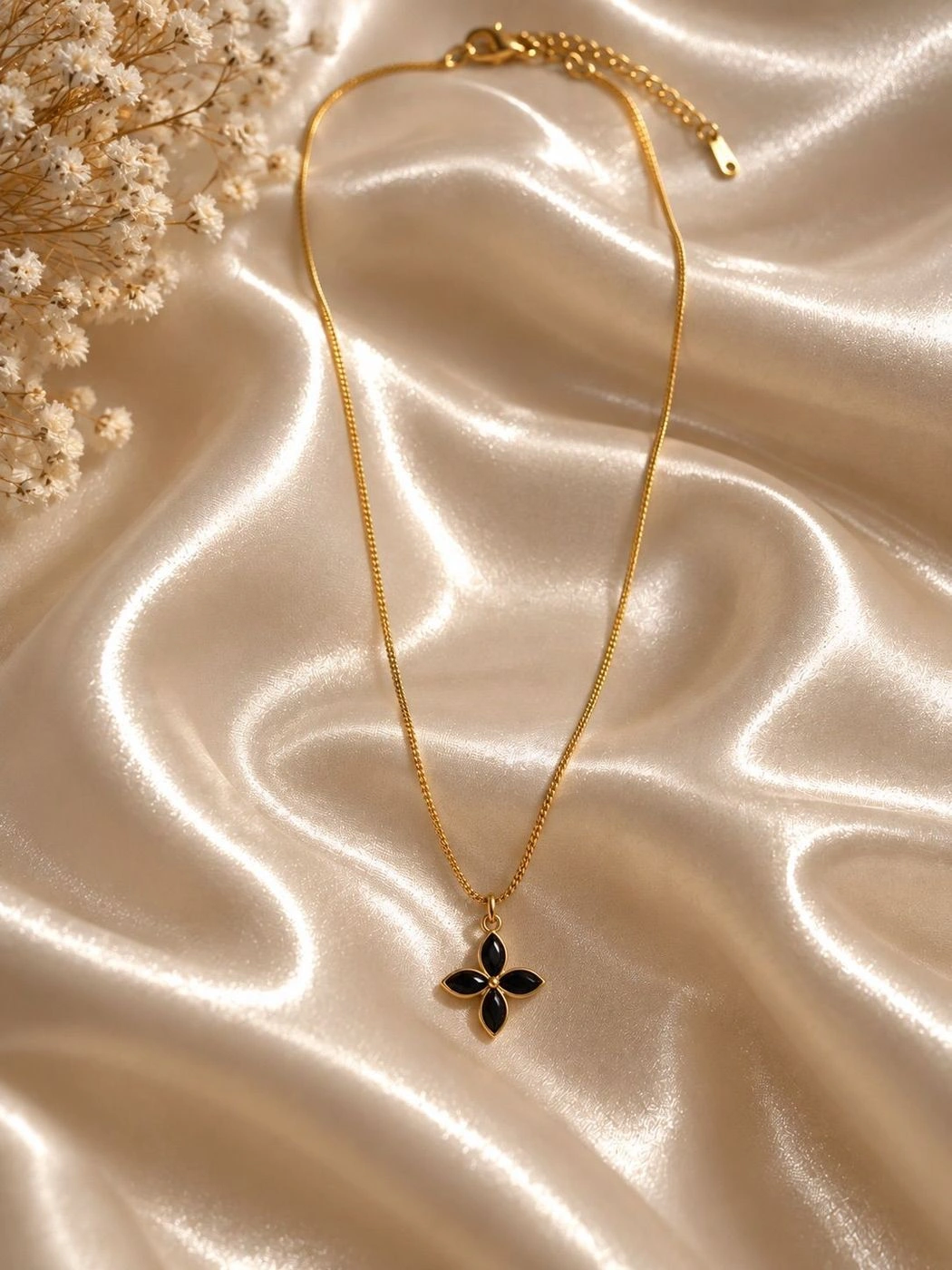 Midnight Bloom Necklace 🖤 2